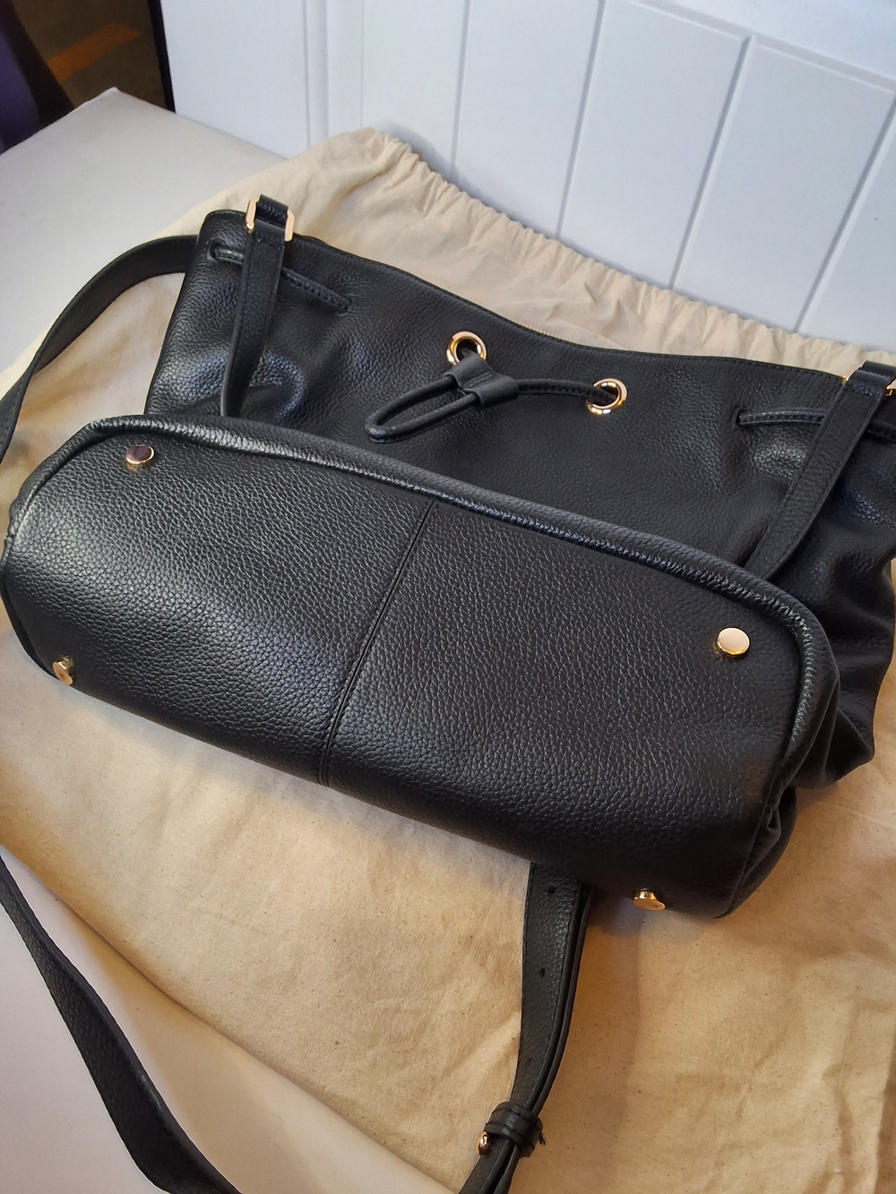 Quince Black Leather Tote Bag with Detachable Strap - Picture 2 of 8